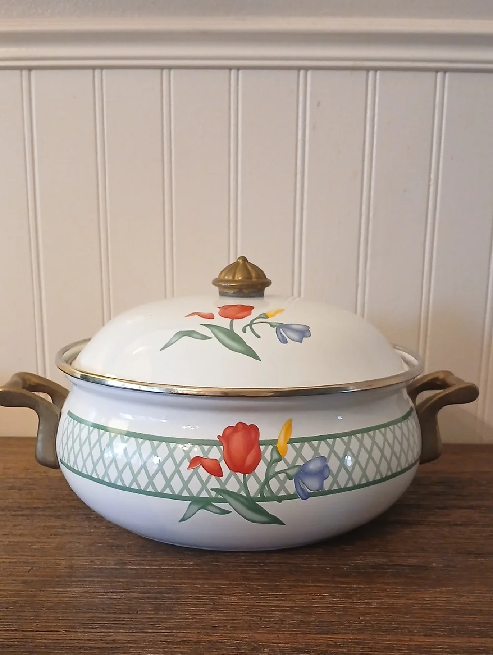 Vintage Regency Club Enamelware Pot &Lid Floral Print Brass Handles
